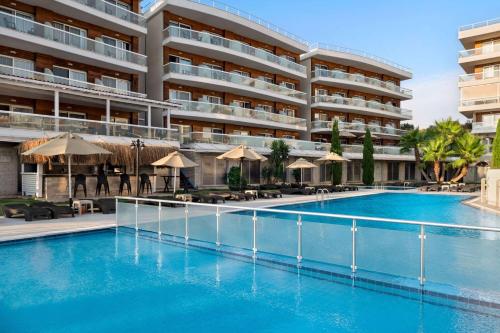 Imagen de la piscina del Hotel La Quinta by Wyndham Cesme. Foto 19