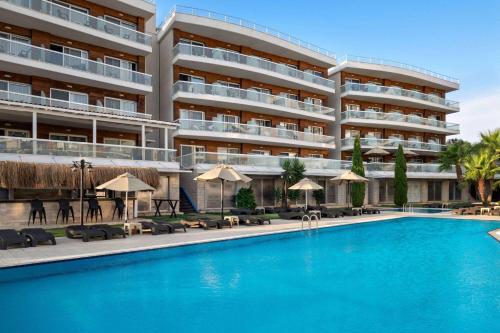 Imagen de la piscina del Hotel La Quinta by Wyndham Cesme. Foto 20
