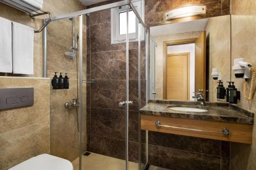 Imagen de la habitación del Hotel La Quinta by Wyndham Cesme. Foto 18