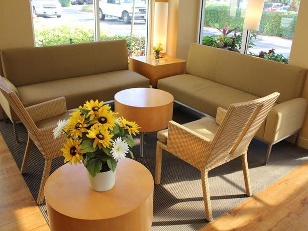 Imagen de los interiores del Hotel La Quinta by Wyndham Coral Springs South. Foto 7