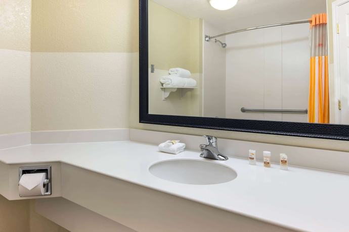 Imagen de la habitación del Hotel La Quinta by Wyndham Haywood Mall-Near Greenville Downtown. Foto 6