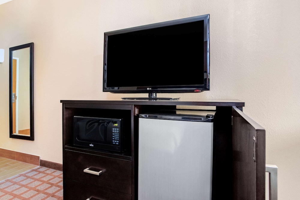 Imagen de la habitación del Hotel La Quinta by Wyndham Indianapolis Airport Plainfield. Foto 3