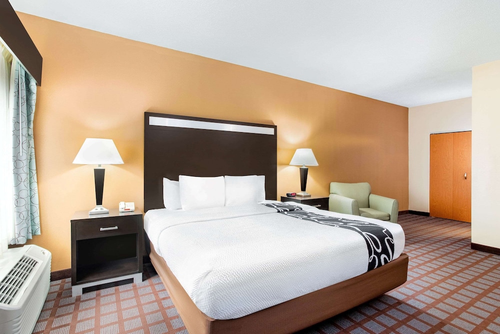 Imagen de la habitación del Hotel La Quinta by Wyndham Indianapolis Airport Plainfield. Foto 5