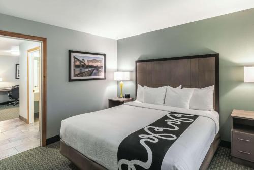 Imagen de la habitación del Hotel La Quinta by Wyndham Newport. Foto 7