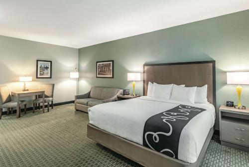 Imagen de la habitación del Hotel La Quinta by Wyndham Newport. Foto 10