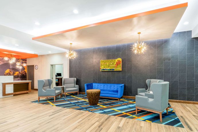Imagen de los interiores del Hotel La Quinta by Wyndham Oklahoma City Airport. Foto 10