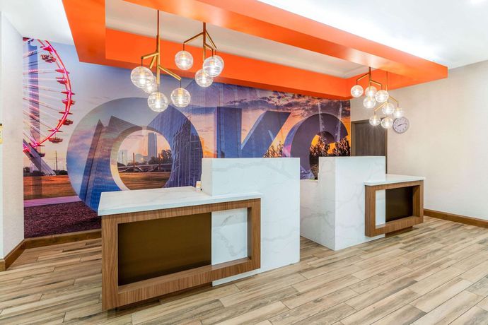 Imagen de los interiores del Hotel La Quinta by Wyndham Oklahoma City Airport. Foto 12