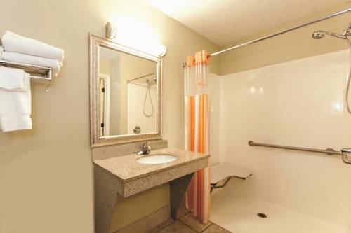 Imagen de la habitación del Hotel La Quinta by Wyndham PCB Coastal Palms. Foto 8