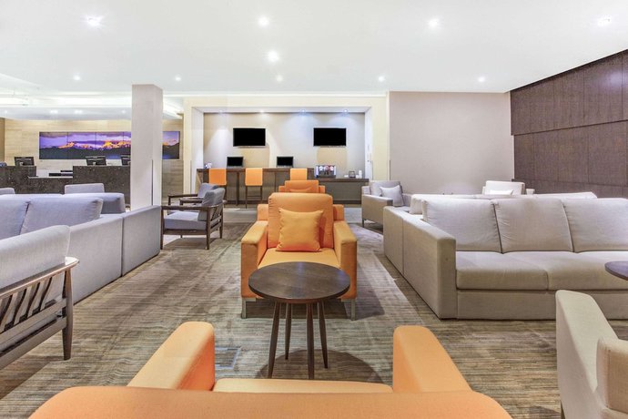 Imagen de los interiores del Hotel La Quinta by Wyndham Santiago Aeropuerto. Foto 20