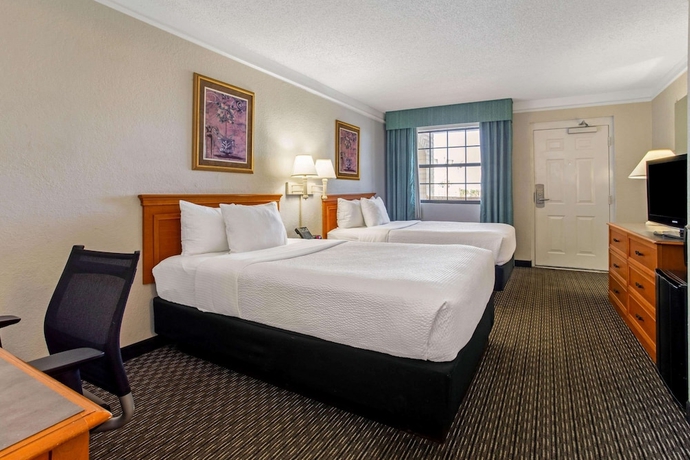 Imagen de la habitación del Hotel La Quinta by Wyndham St Petersburg-Clearwater. Foto 1