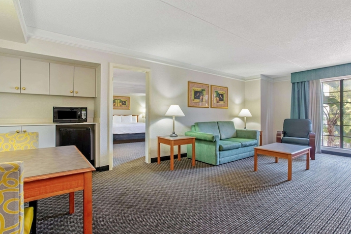 Imagen de la habitación del Hotel La Quinta by Wyndham St Petersburg-Clearwater. Foto 7