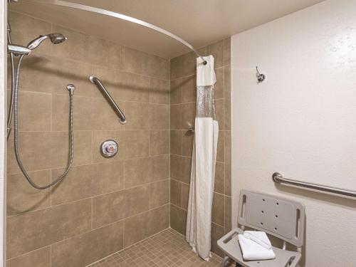 Imagen de la habitación del Hotel La Quinta by Wyndham Wenatchee. Foto 5