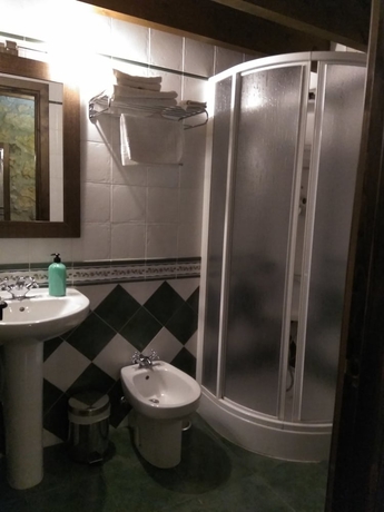 Imagen de la habitación del Hotel La Quintana De Vald&eacute;s. Foto 14