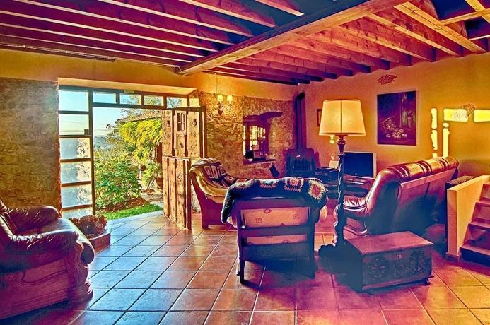 Imagen de los interiores del Hotel La Quintana De Vald&eacute;s. Foto 16