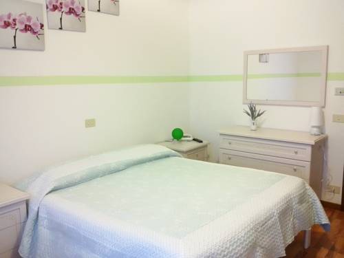 Imagen de la habitación del Hotel La Rama. Foto 14