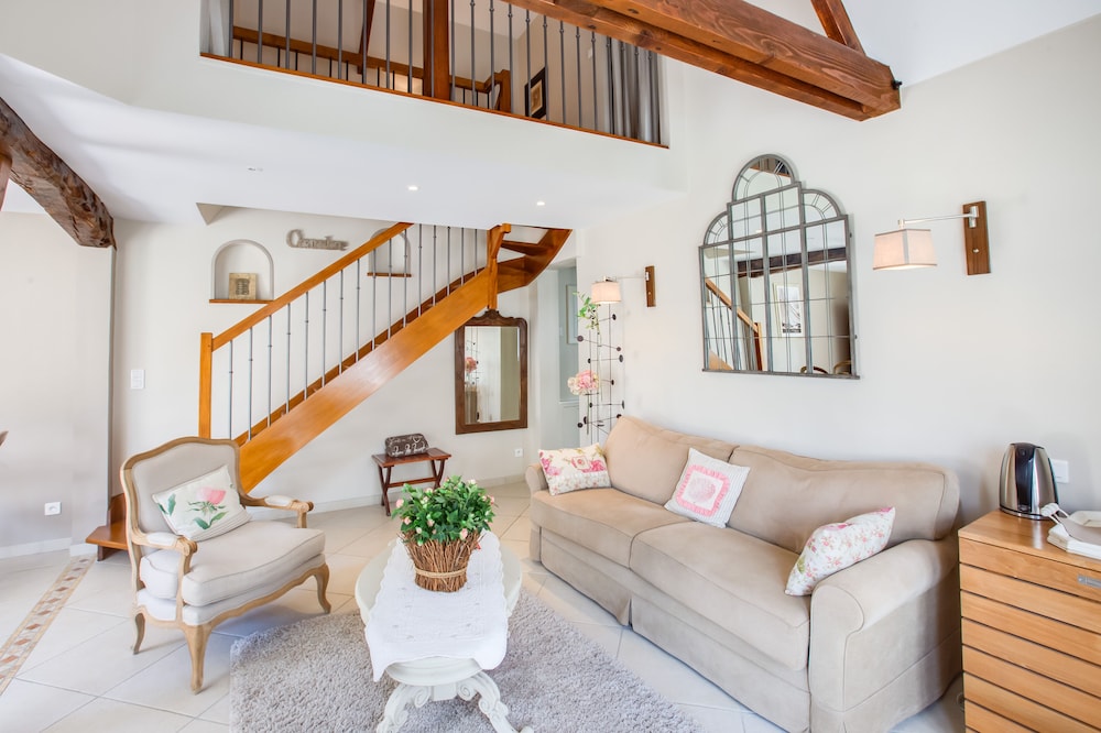 Imagen de la habitación del Hotel La Ramade. Foto 8