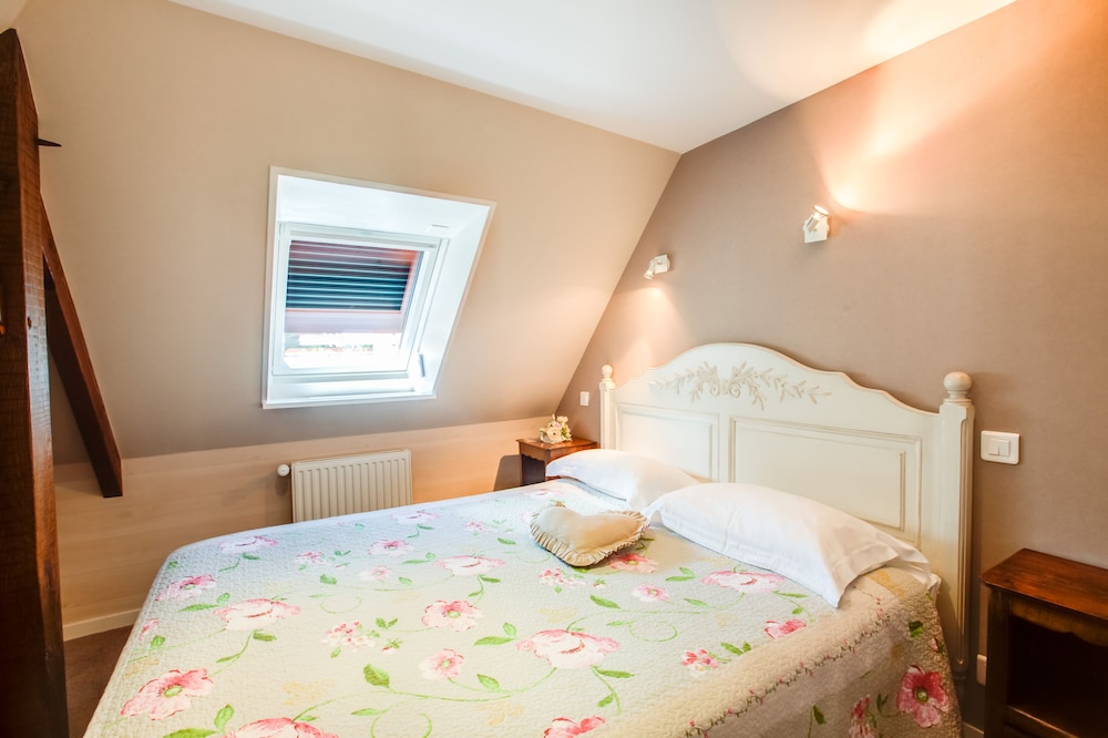 Imagen de la habitación del Hotel La Ramade. Foto 9