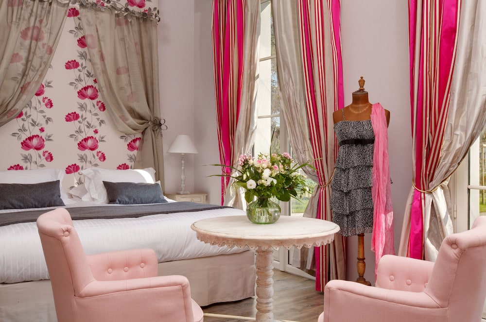 Imagen de la habitación del Hotel La Ramade. Foto 13