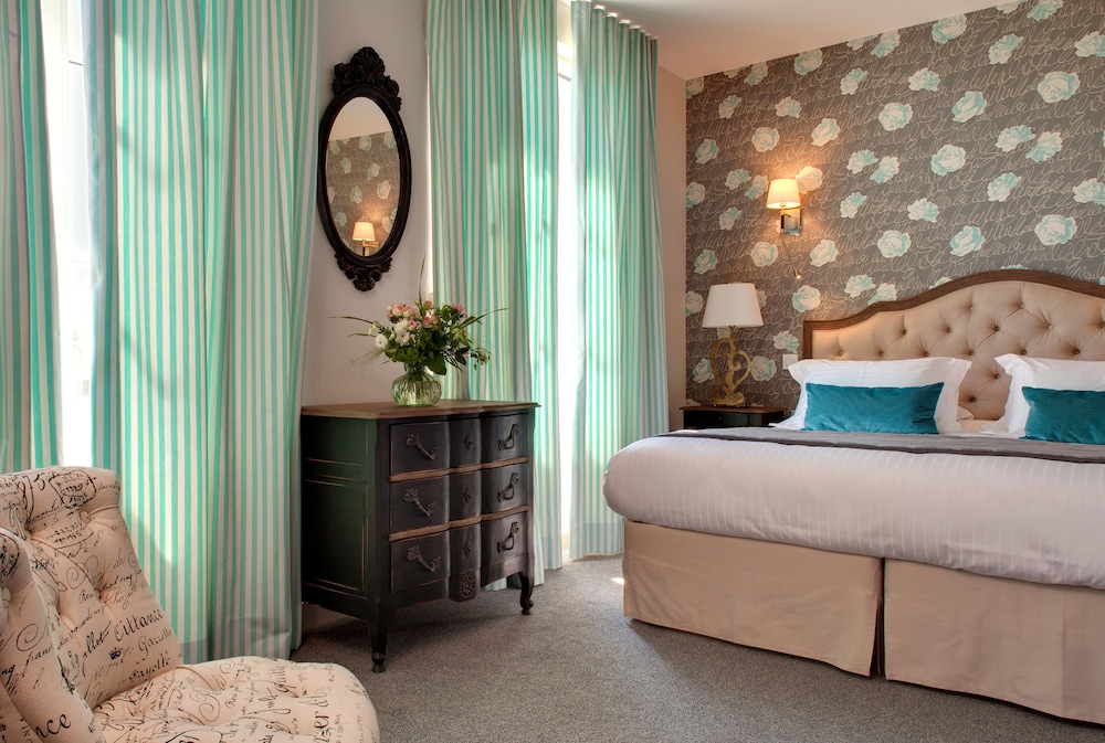 Imagen de la habitación del Hotel La Ramade. Foto 17