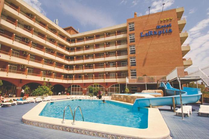 Imagen de la piscina del Hotel La Rapita. Foto 14