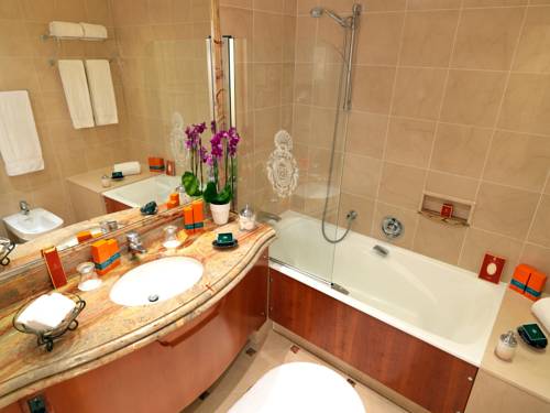 Imagen de la habitación del Hotel La Réserve De Beaulieu Hôtel & Spa. Foto 2