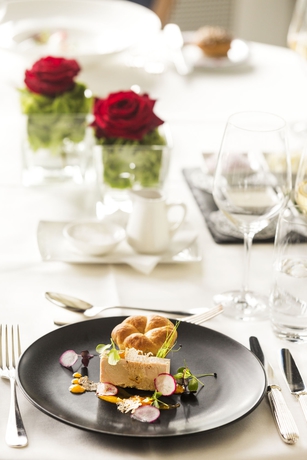 Imagen del bar/restaurante del Hotel La Réserve Eden Au Lac Zurich. Foto 7