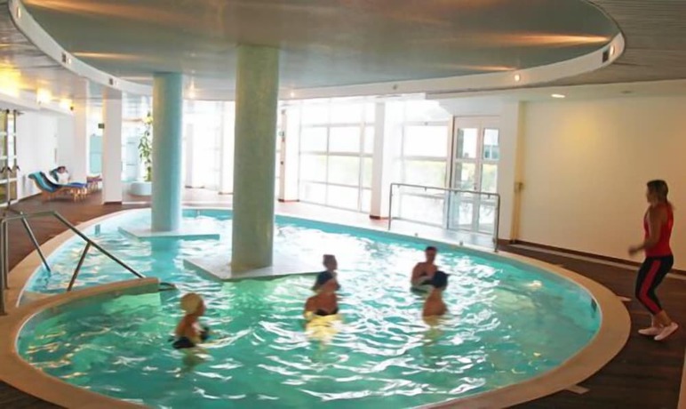 Imagen de la piscina del Hotel La R&eacute;serve Hotel Terme. Foto 19