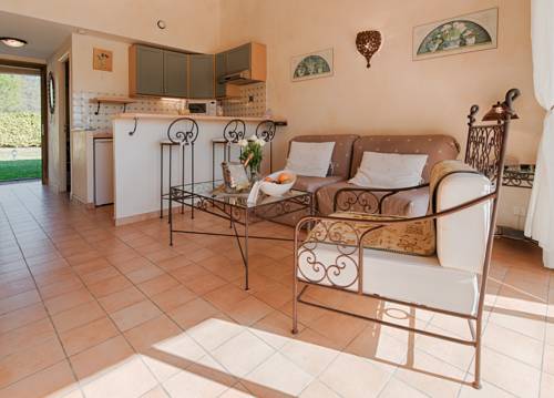 Imagen de la habitación del Hotel La R&eacute;sidence Du Moulin. Foto 3