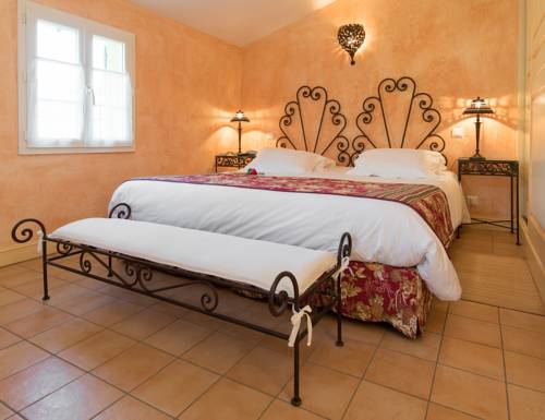 Imagen de la habitación del Hotel La R&eacute;sidence Du Moulin. Foto 4