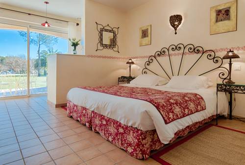 Imagen de la habitación del Hotel La R&eacute;sidence Du Moulin. Foto 6
