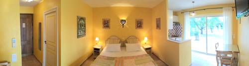 Imagen de la habitación del Hotel La R&eacute;sidence Du Moulin. Foto 10