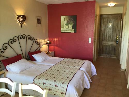 Imagen de la habitación del Hotel La R&eacute;sidence Du Moulin. Foto 11