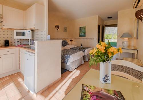 Imagen de la habitación del Hotel La R&eacute;sidence Du Moulin. Foto 16