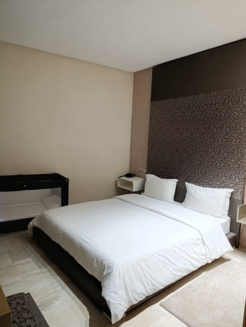 Imagen de la habitación del Hotel La R&eacute;sidence La Rambla. Foto 5