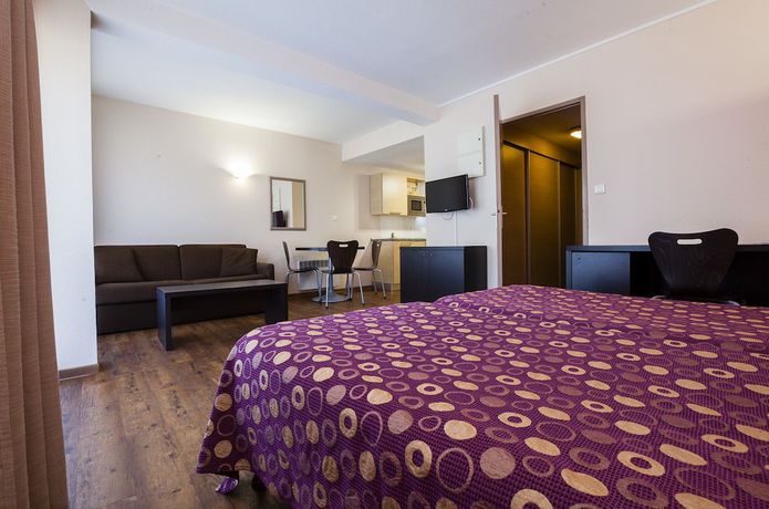 Imagen de la habitación del Hotel La R&eacute;sidence Le Grand T&eacute;tras. Foto 7