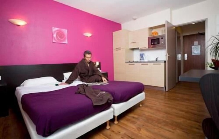 Imagen de la habitación del Hotel La R&eacute;sidence Le Grand T&eacute;tras. Foto 10