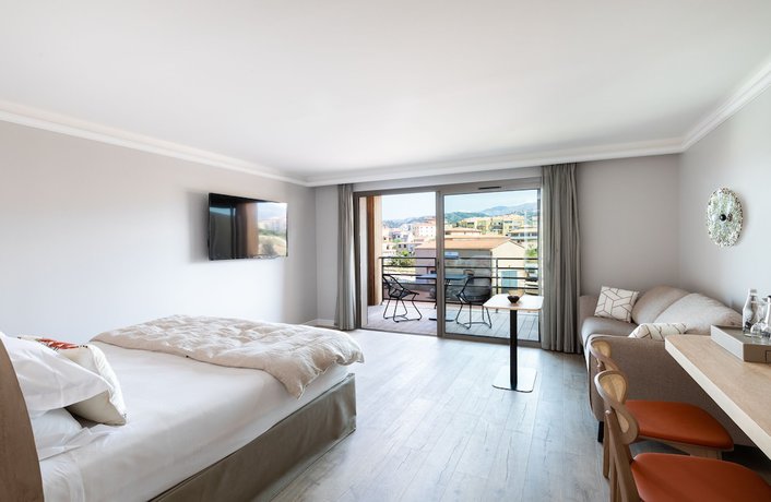 Imagen de la habitación del Hotel La Résidence Santa Maria. Foto 17