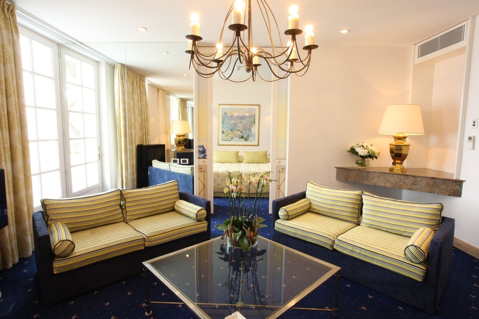 Imagen de la habitación del Hotel La R&eacute;sidence de La Pin&egrave;de. Foto 7