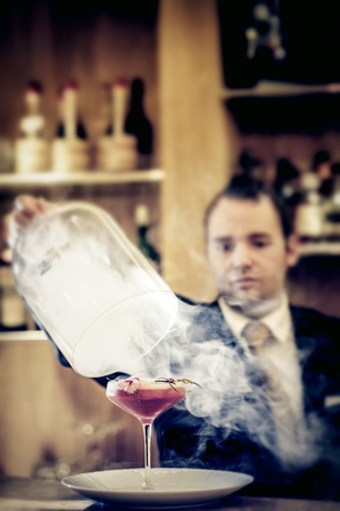 Imagen del bar/restaurante del Hotel La R&eacute;sidence de La Pin&egrave;de. Foto 4