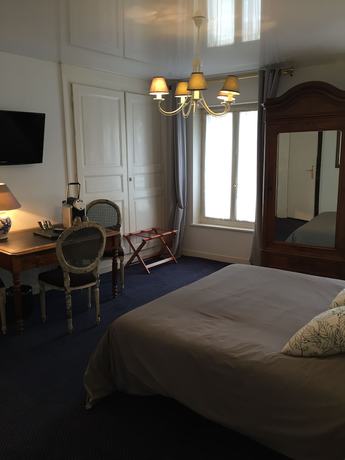 Imagen de la habitación del Hotel La R&eacute;sidence le Prieur&eacute;. Foto 16