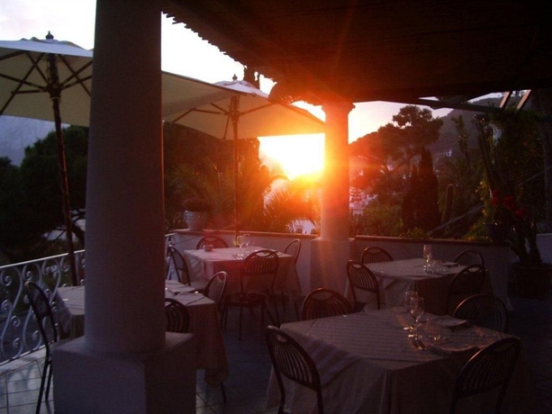 Imagen de los exteriores del Hotel La Reginella. Foto 3