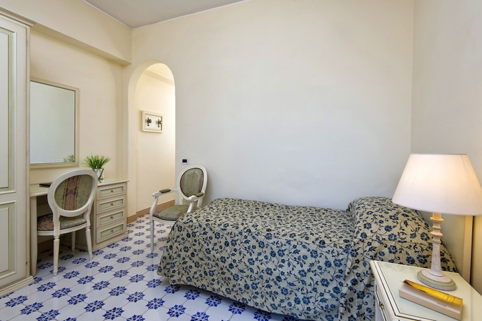 Imagen de la habitación del Hotel La Reginella Resort and Spa. Foto 8