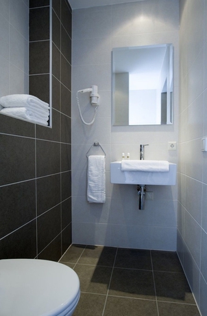 Imagen de la habitación del Hotel La Reine, Eindhoven. Foto 8