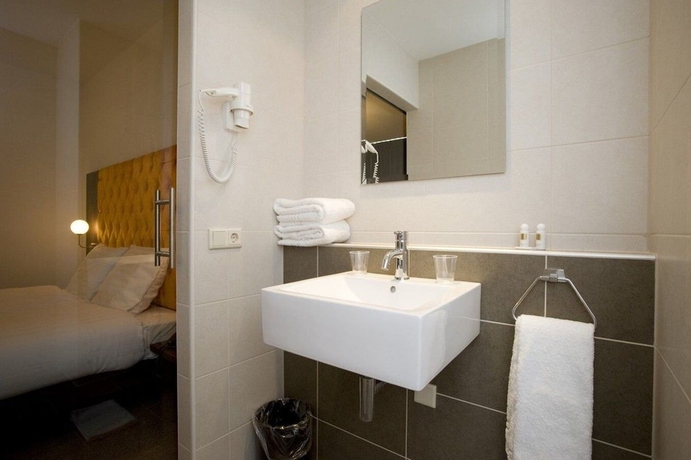Imagen de la habitación del Hotel La Reine, Eindhoven. Foto 16