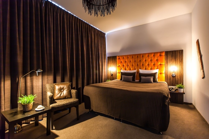 Imagen de la habitación del Hotel La Reine. Foto 2