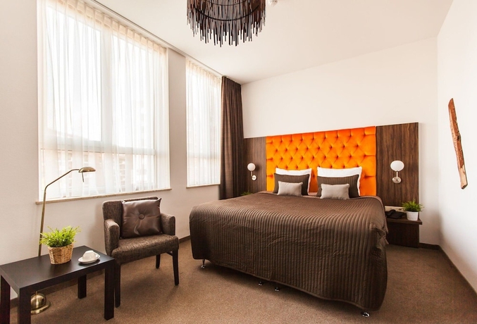 Imagen de la habitación del Hotel La Reine. Foto 13