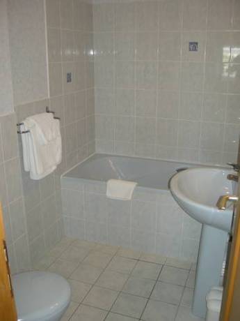 Imagen de la habitación del Hotel La Renaissance, Cherbourg. Foto 17