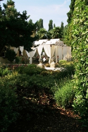 Imagen de los exteriores del Hotel La Rescossa. Foto 6