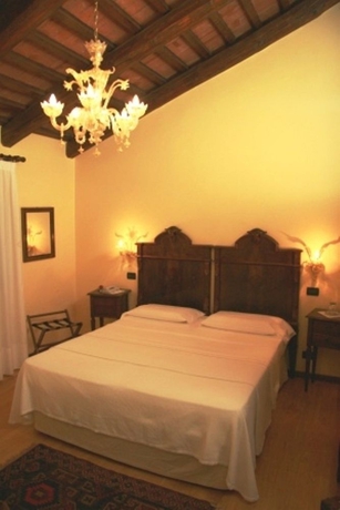 Imagen de la habitación del Hotel La Rescossa. Foto 3