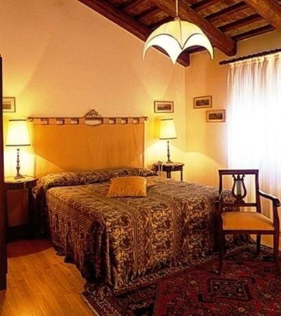 Imagen de la habitación del Hotel La Rescossa. Foto 4